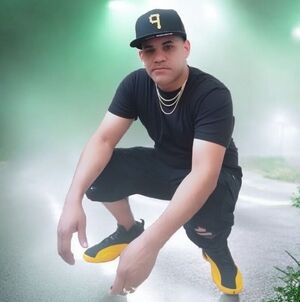 Meet your Posher, Carlos